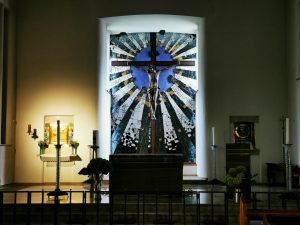 9.-Hundertwasserkirche-Baernbach-Altar